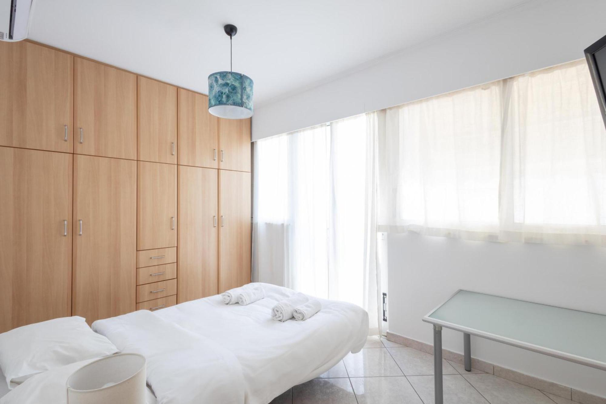 Luxury And Spacious Apt For 6 Guests Афины Экстерьер фото