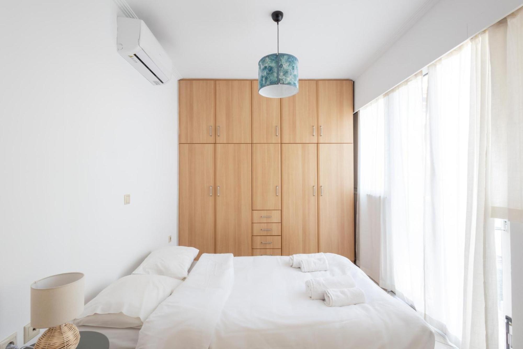 Luxury And Spacious Apt For 6 Guests Афины Экстерьер фото