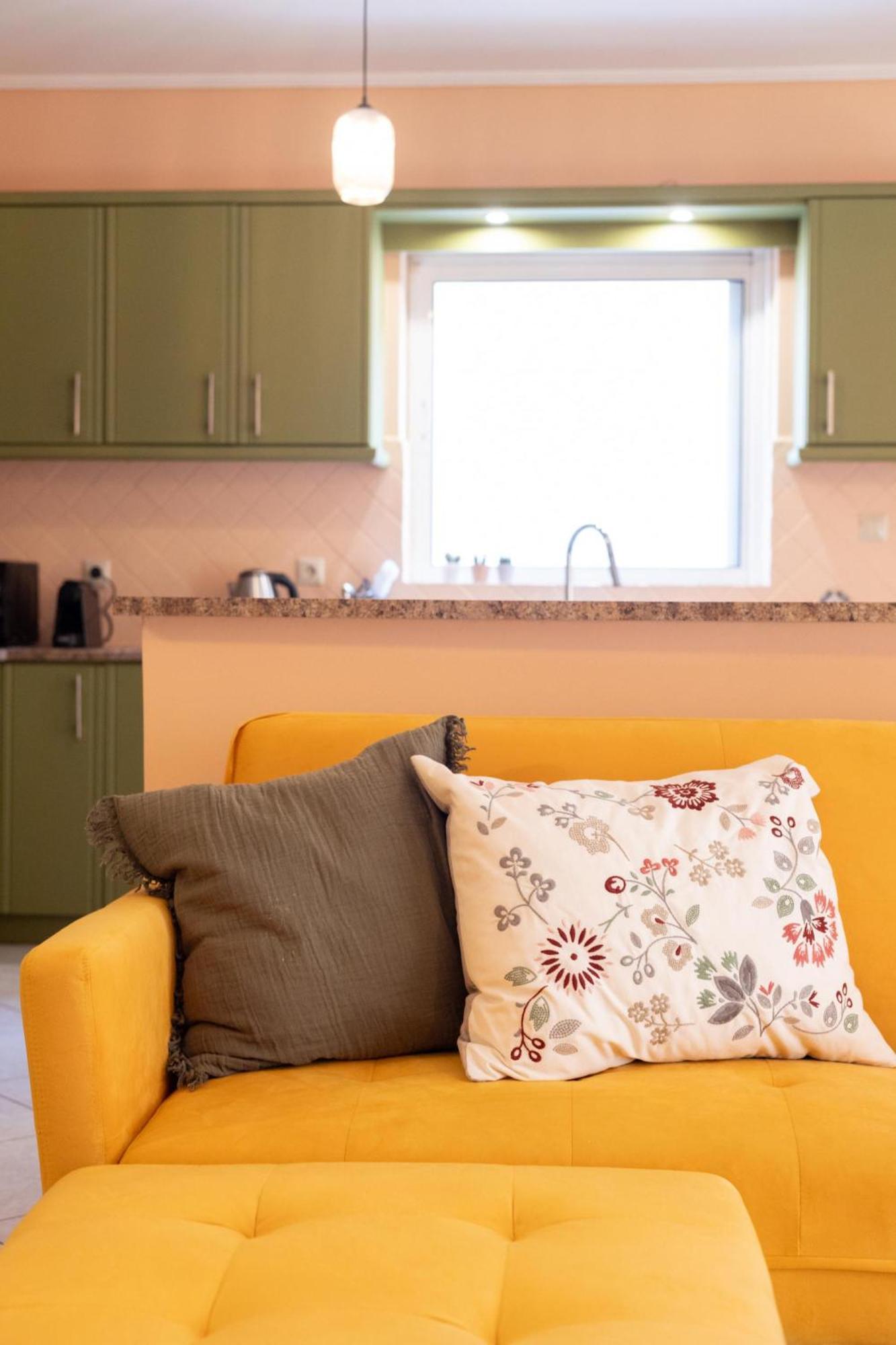 Luxury And Spacious Apt For 6 Guests Афины Экстерьер фото